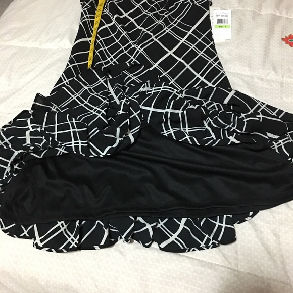 (NWT) Nicole Miller Dress with ruffle bottom - Picture 11 of 11